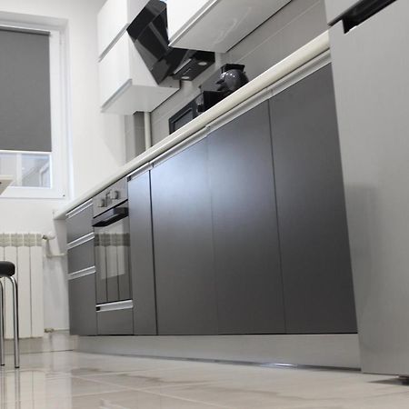 Luxury City Center Apartment - Romana Bukarest Kültér fotó