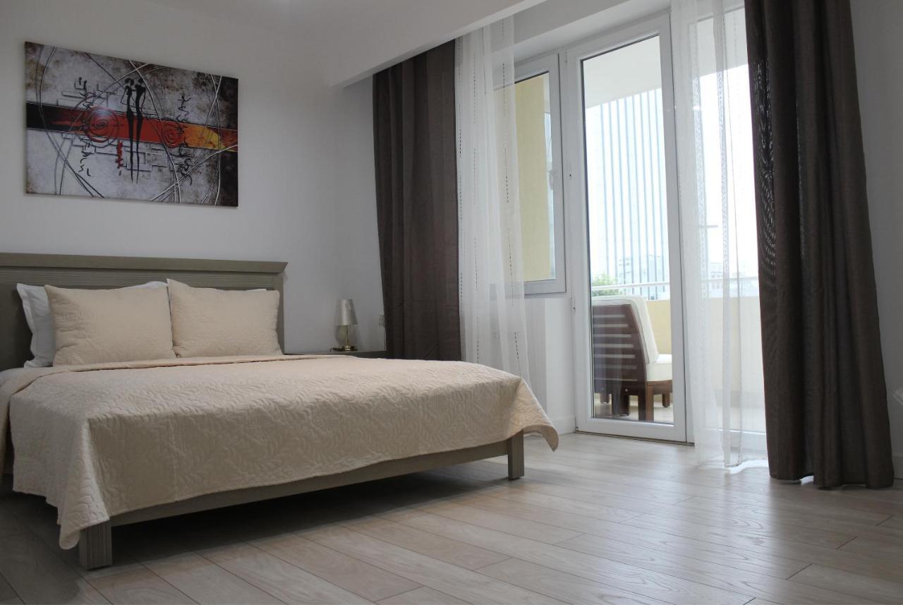 Luxury City Center Apartment - Romana Bukarest Kültér fotó