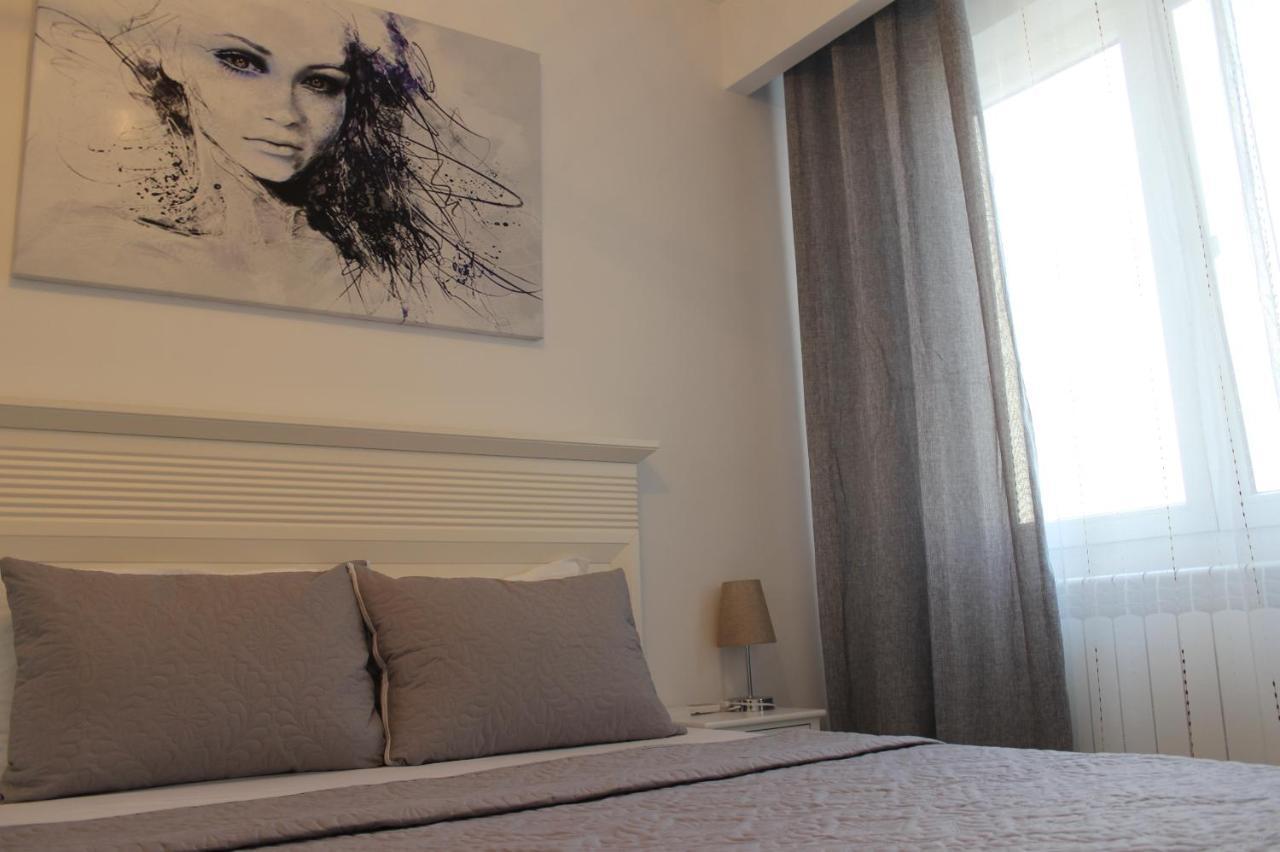 Luxury City Center Apartment - Romana Bukarest Kültér fotó